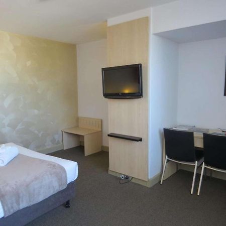 Metro Hotel Perth Exterior photo