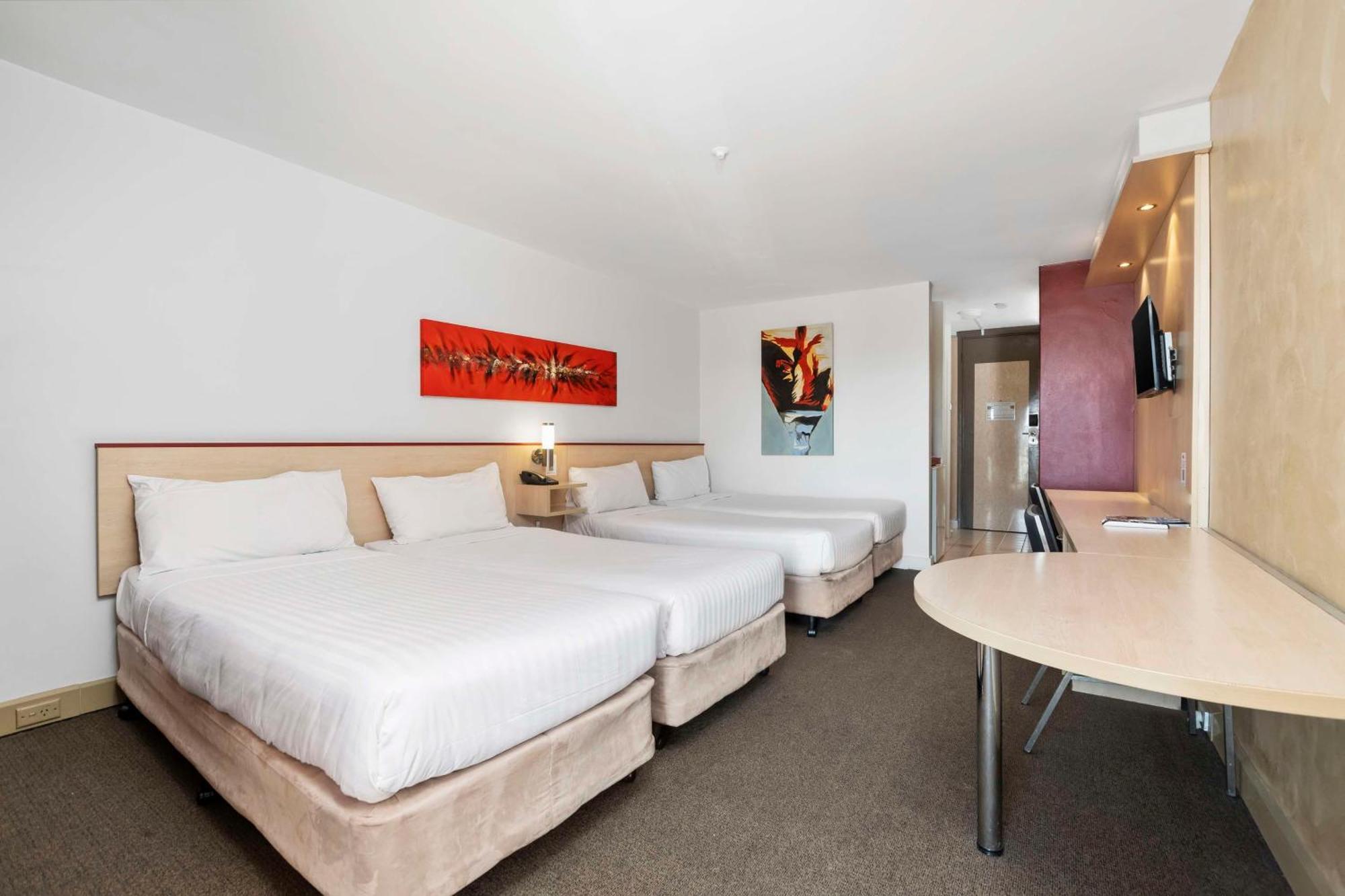 Metro Hotel Perth Exterior photo
